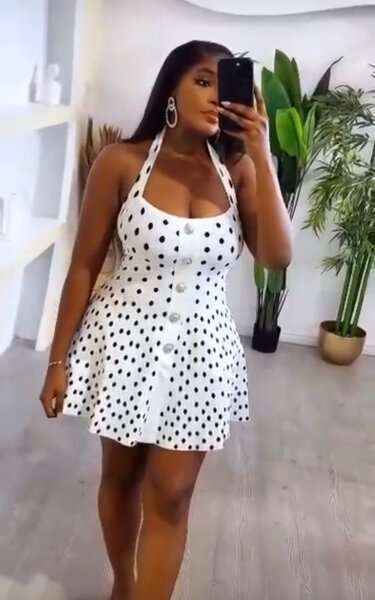 Robe Évasée à Pois Élégante