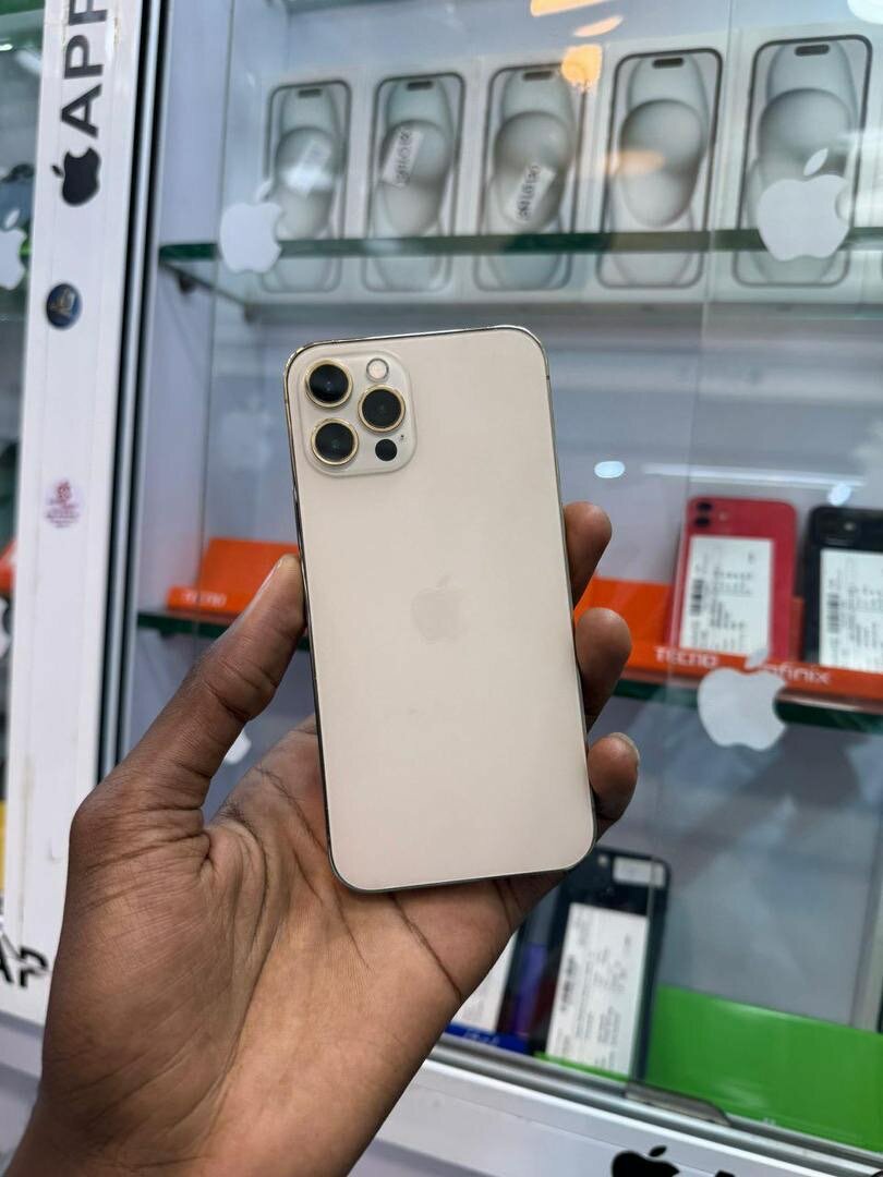 iPhone 12pro 128giga casineuf très propre