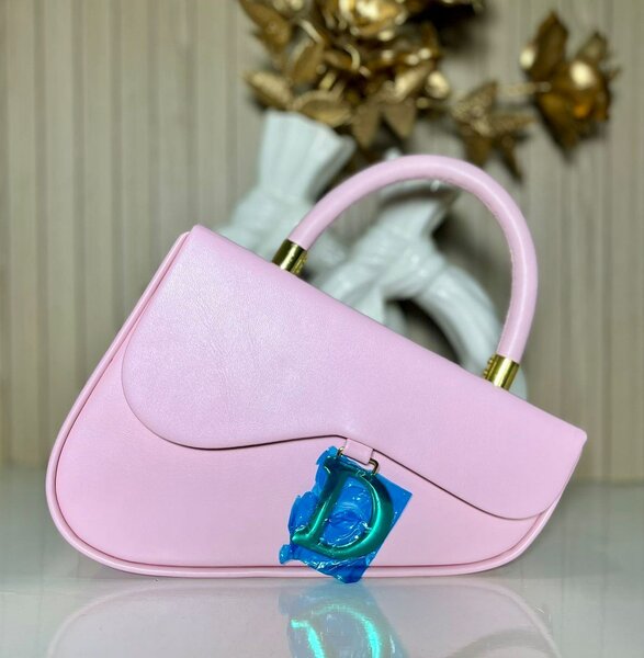 Sac à main rose élégant