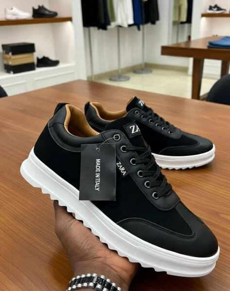 Baskets noires en cuir design