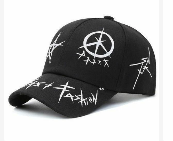 Casquette streetwear noire et blanche