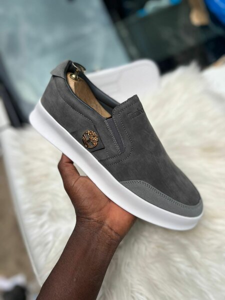 Mocassins en daim élégant homme