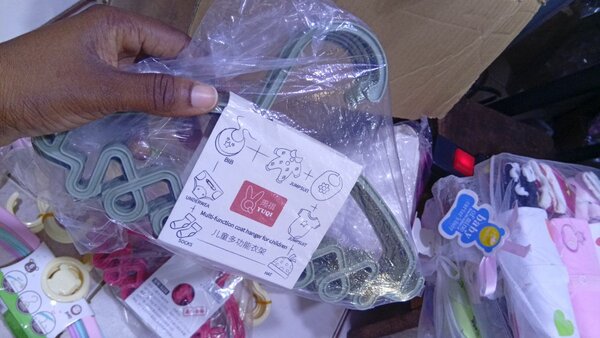 Cintres multifonctions pour enfants