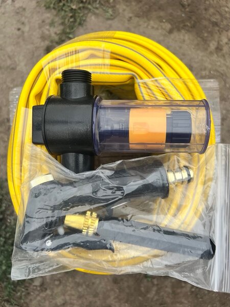 Шланг для поливов и мойки.