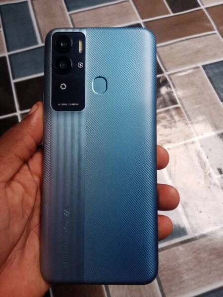 Smartphone moderne avec caméra