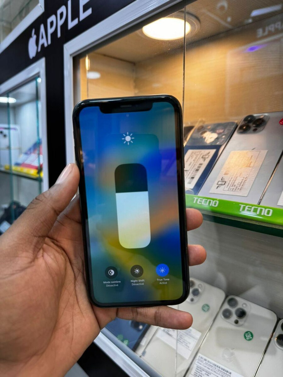 iPhone 11 64g quasi neuf