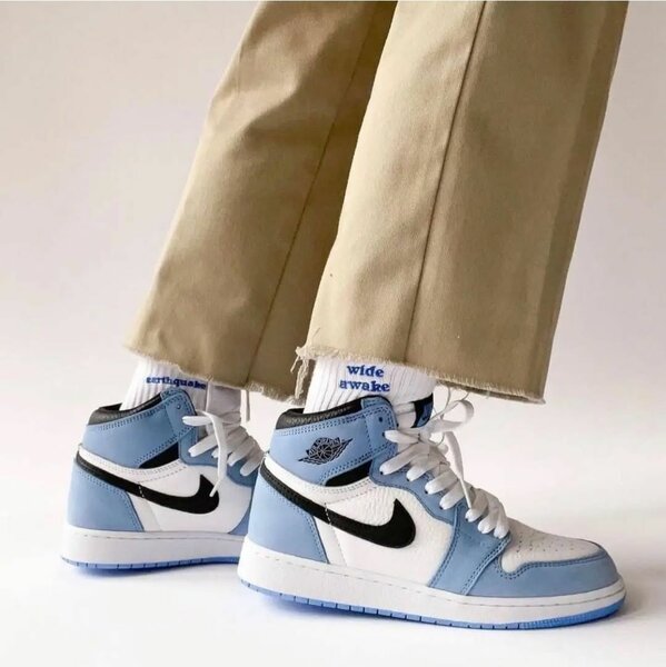 Air jordan one bleu et blanc