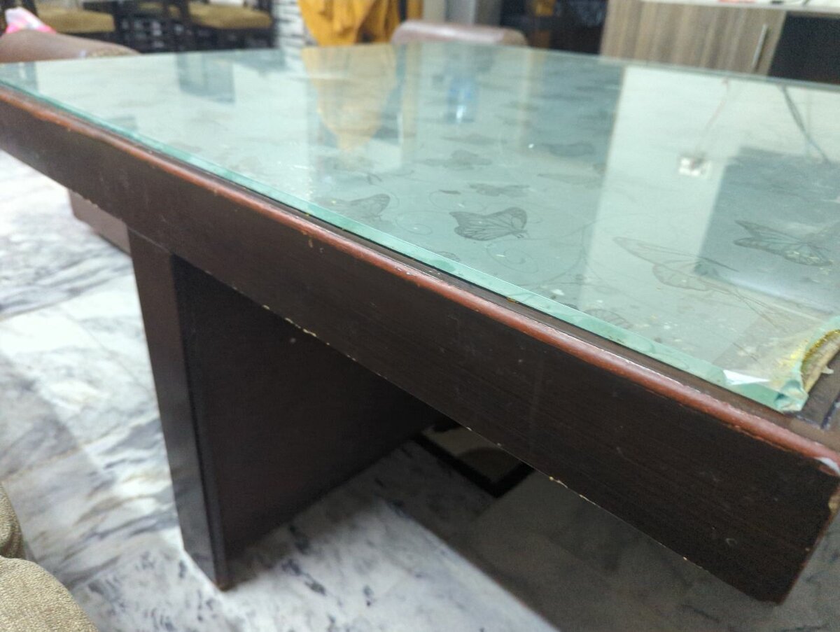 Round table wooden 4x4 top glass