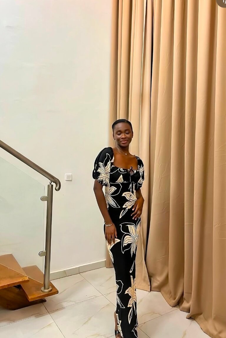 Robe élégante à fleurs