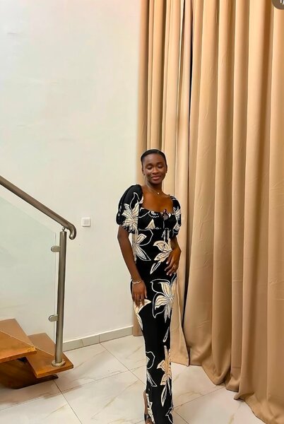 Robe élégante à fleurs