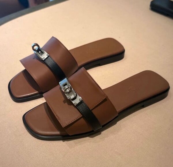 Sandales plates élégantes