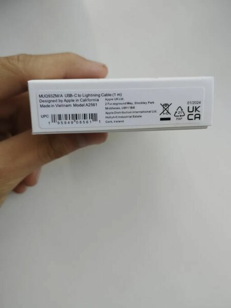 Ориг кабель на Айфон