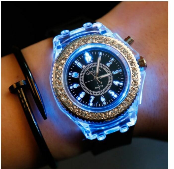 Montre élégant lumineux