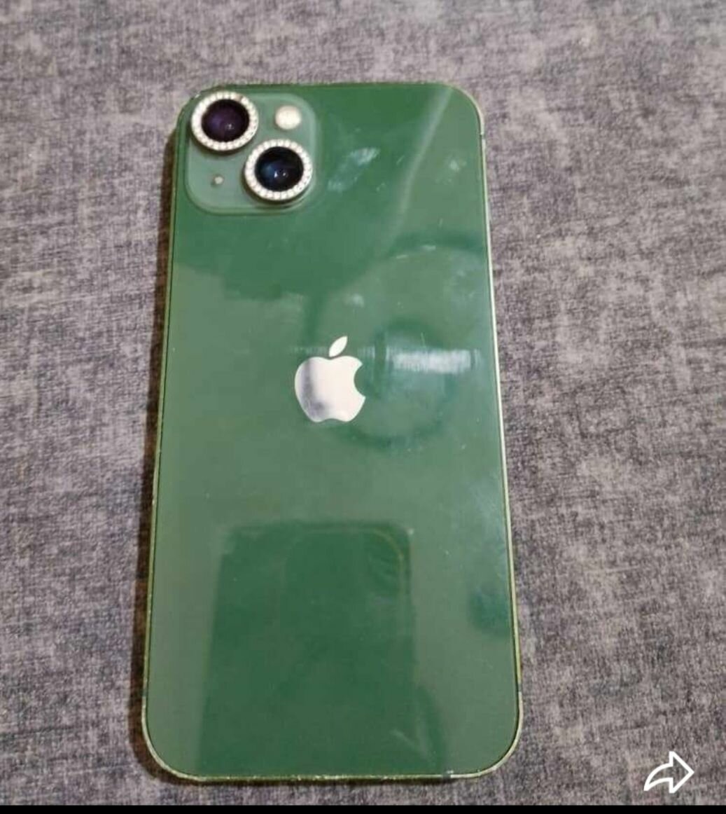 iPhone 13 Vert Gravé