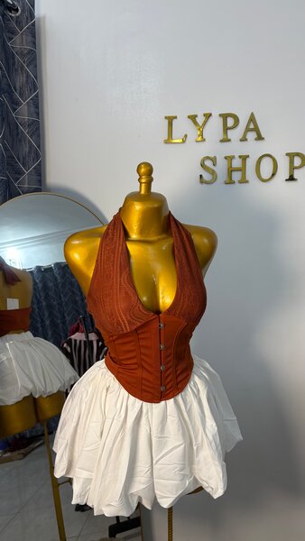 Corset rouge élégant