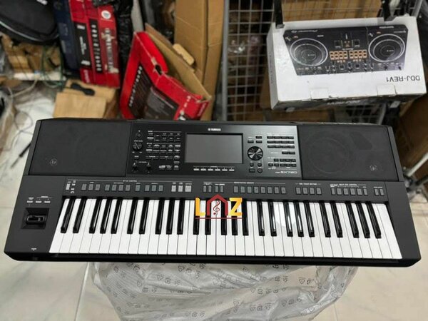 Synthétiseur Yamaha PSR-SX720