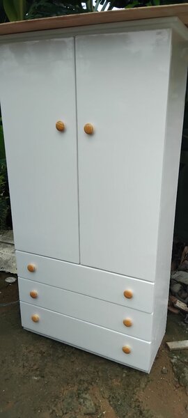 Armoire blanche moderne