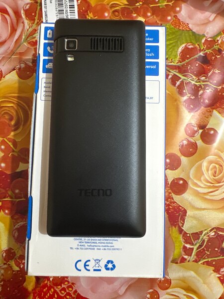 Téléphone Tecno T528