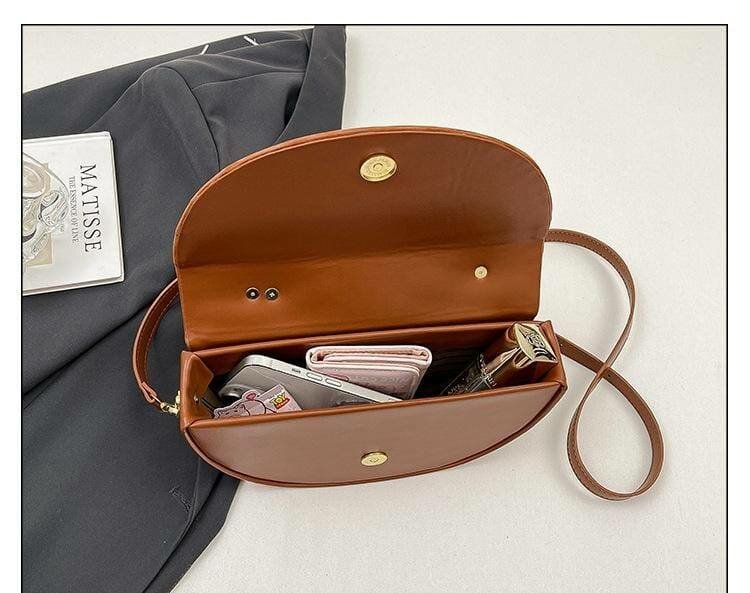 Sac à main demi-lune stylé