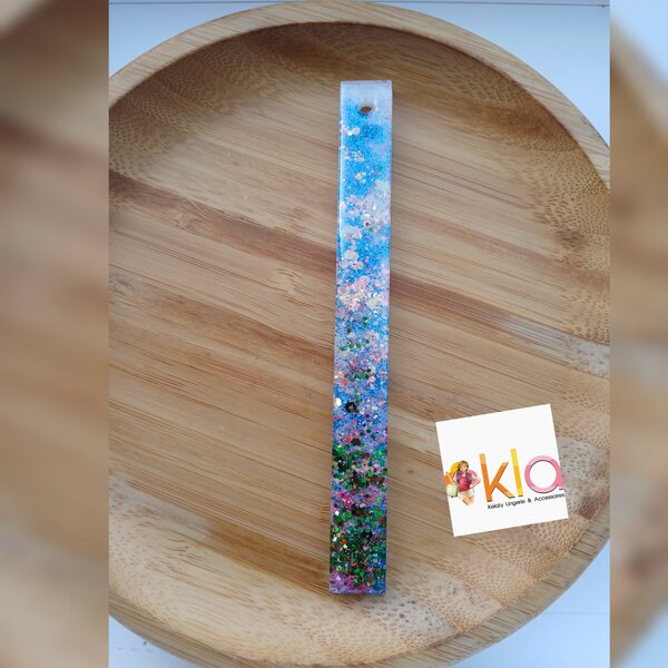 Marque-pages en résine pailletée