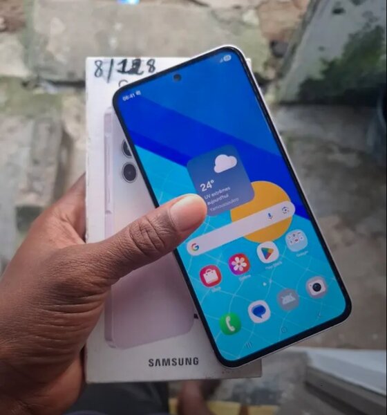 Samsung Galaxy S23 - 8/128 Go