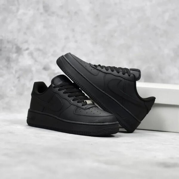 Baskets noires classiques