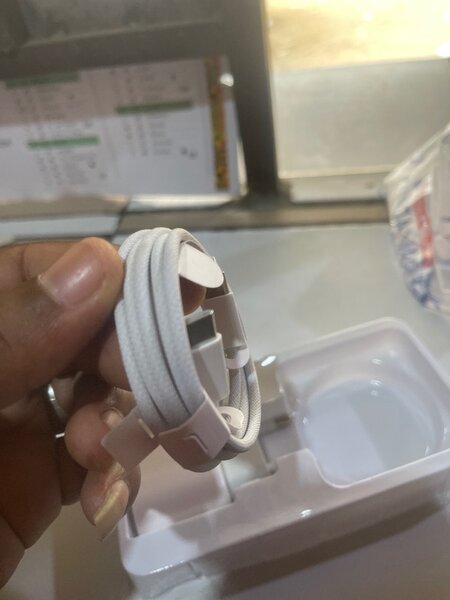 Chargeur iPhone 15