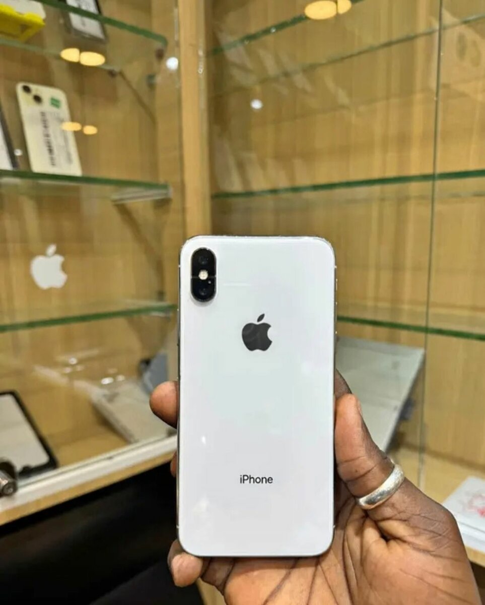 iPhone X 64 Go - Reconditionné