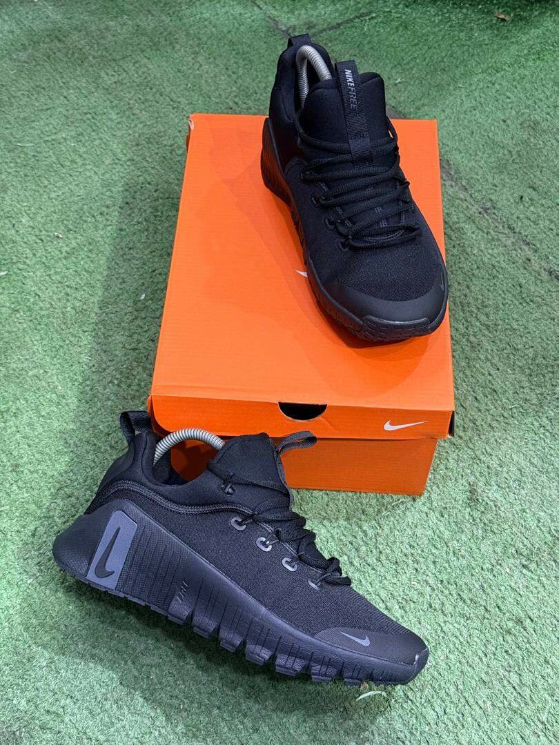 Chaussures de sport noires Nike