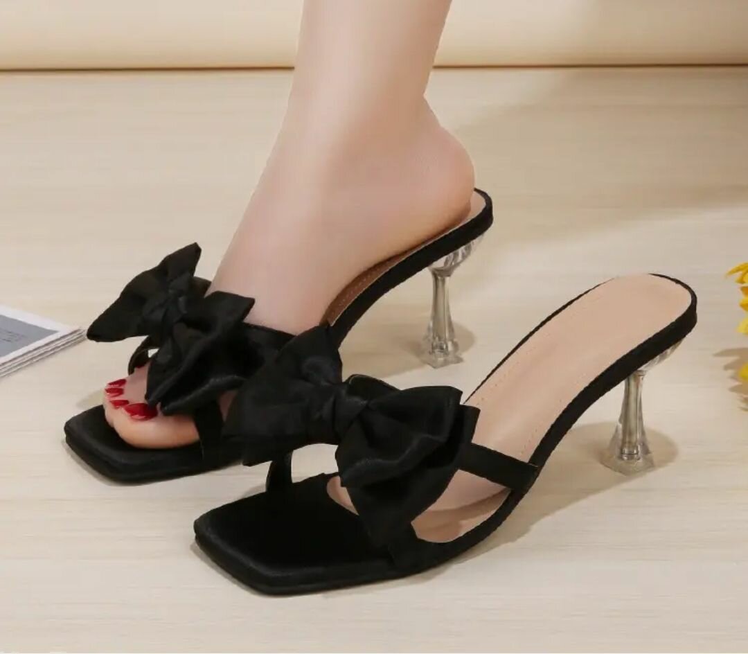 Sandales à talons avec nœud glamour