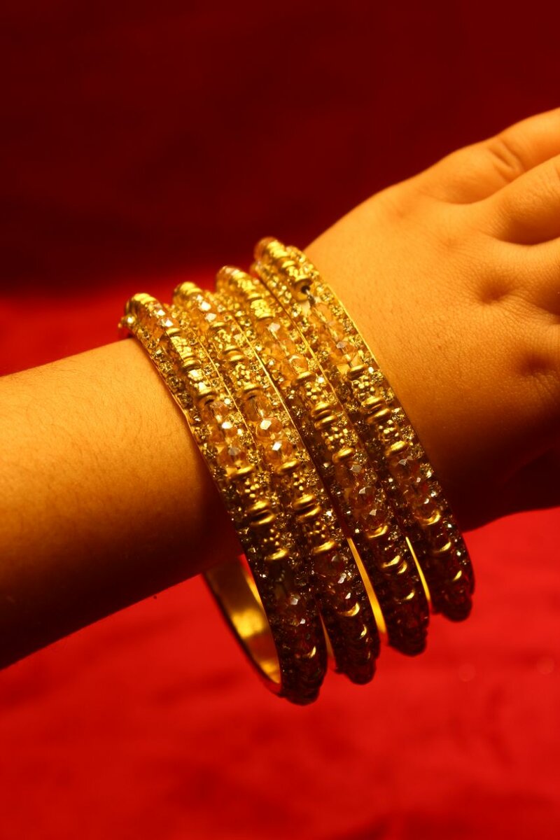 Casual Antique Golden Color Design Bangles