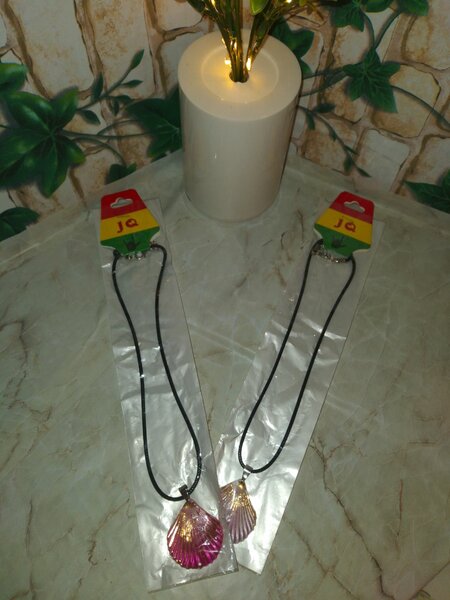 Colliers pendants coquillages