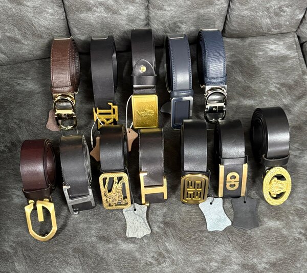 Ceintures en cuir avec boucles