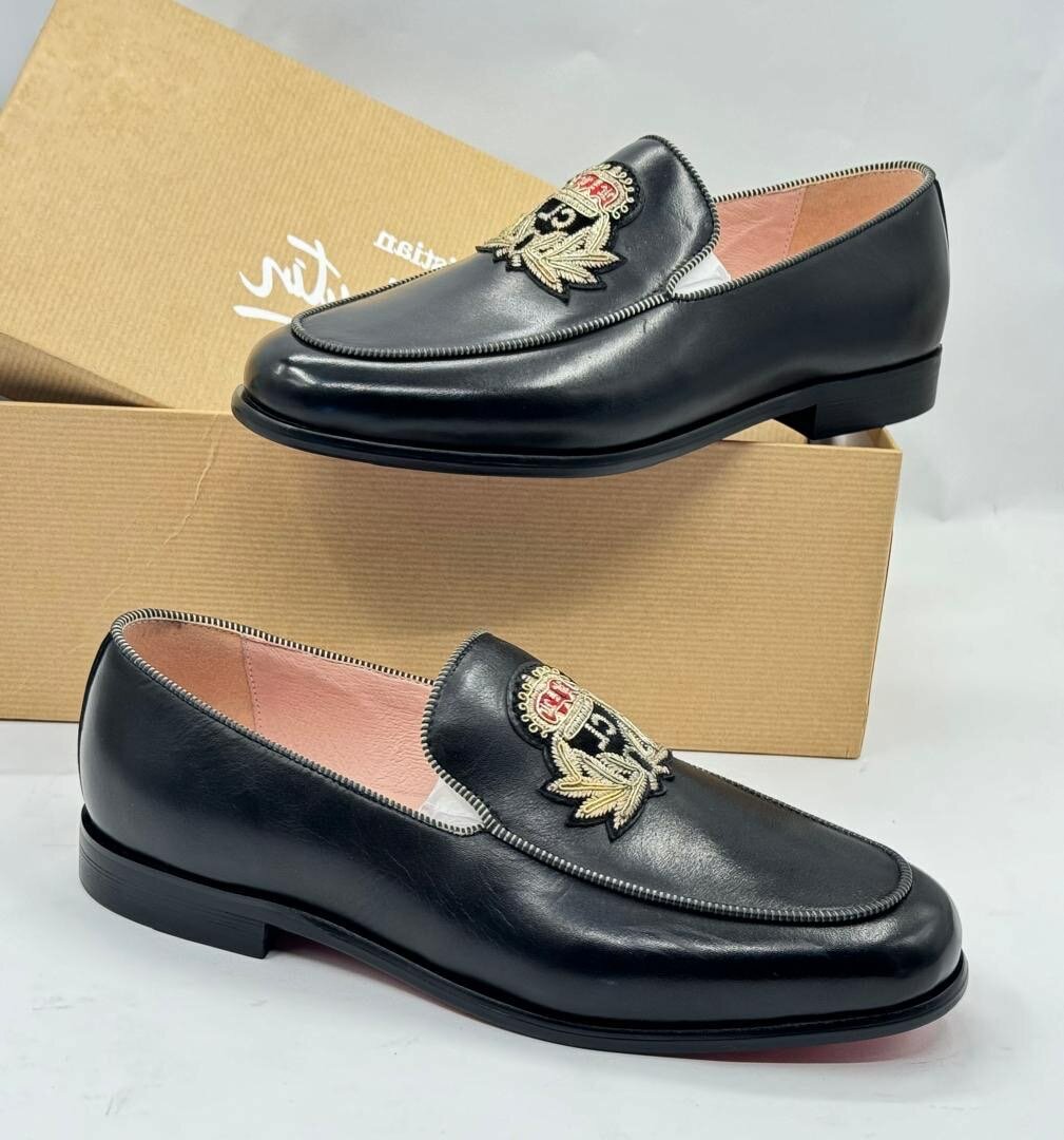 CHRISTIAN LOUBOUTIN CLASSIC SHOE