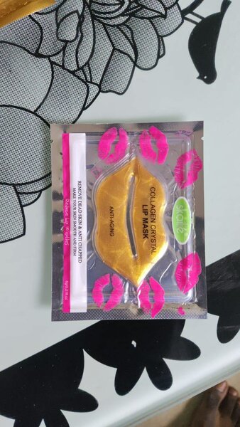Lip mask