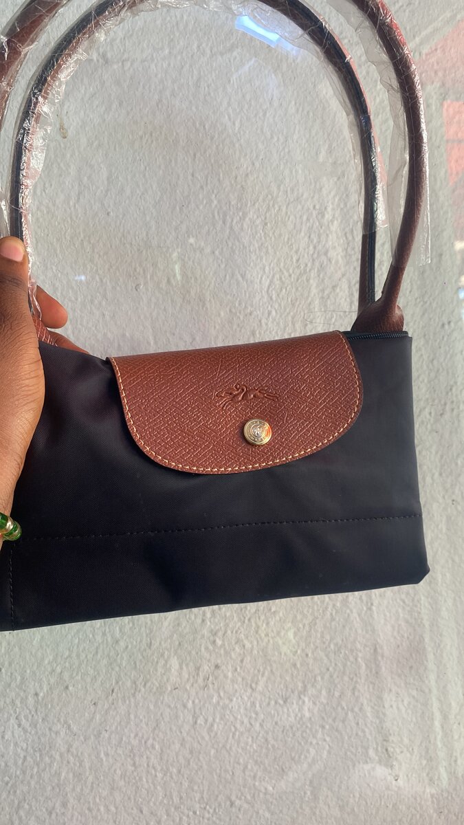 Sac à main en nylon élégant
