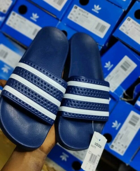 Claquettes Adidas confortables