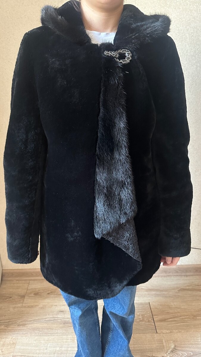 Шуба мутон с элементами норки