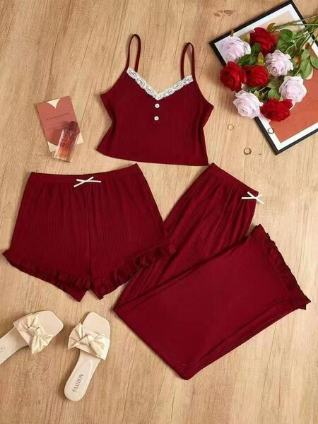 Nuisette élégante en dentelle