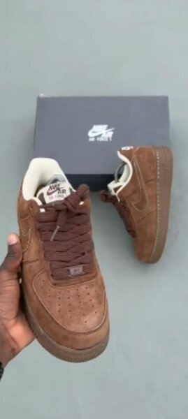 Baskets Nike Air Force marron