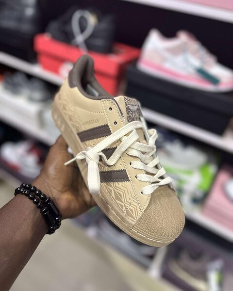 Adidas superstar