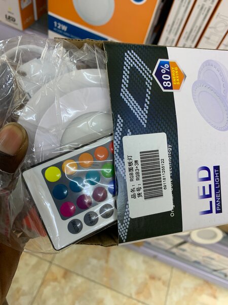 Plafonnier LED RGB avec télécommande