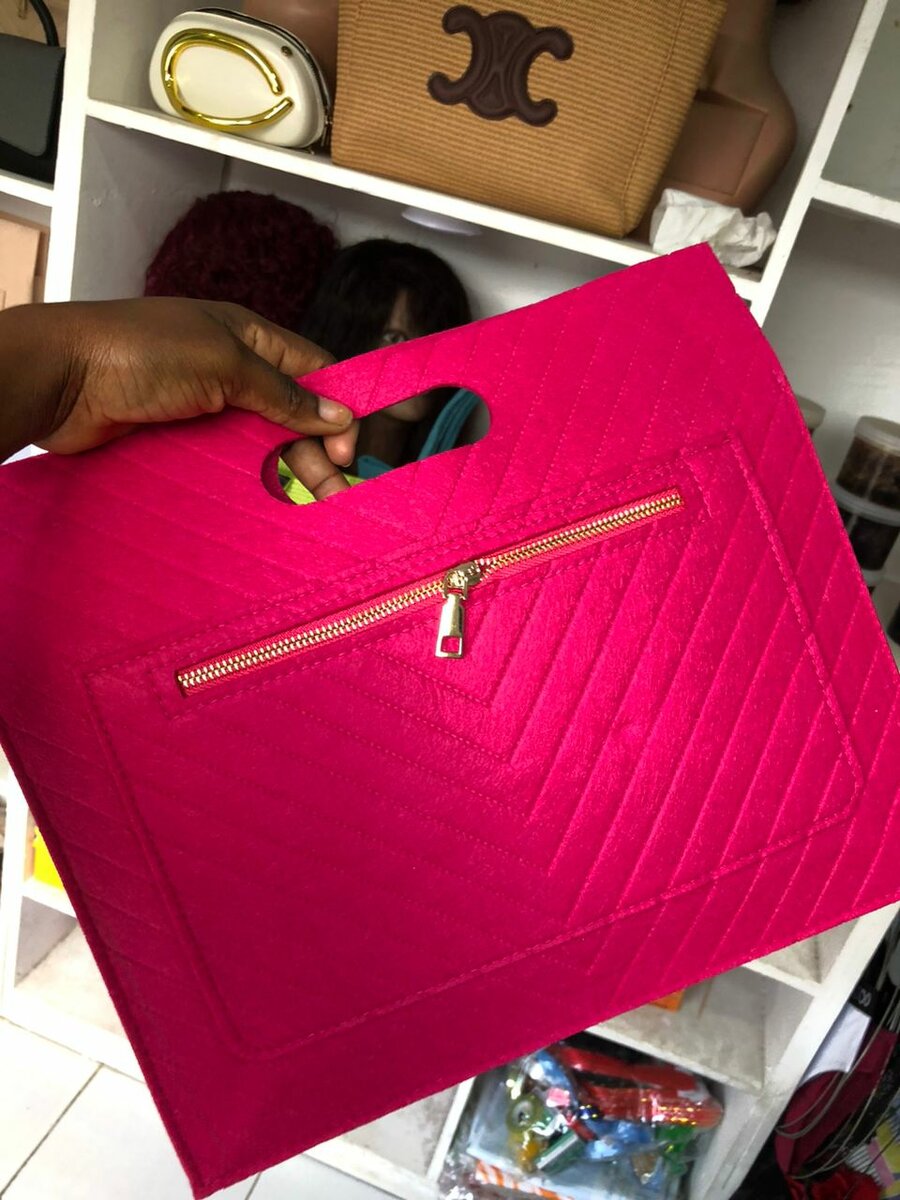 Sac à main rose élégant