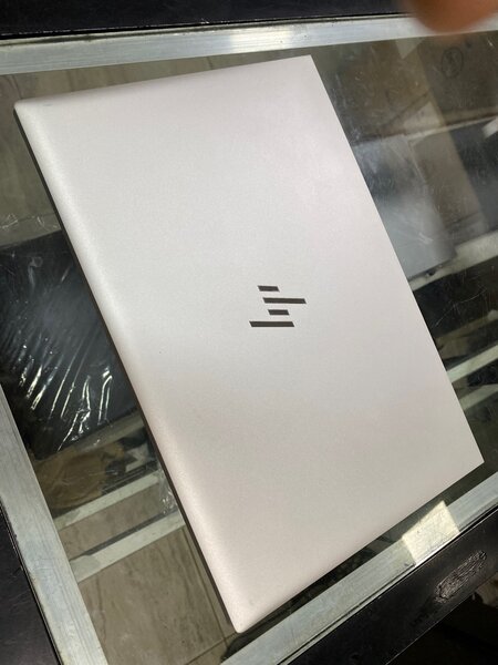 HP ELICTEBOOK RYZEN 3