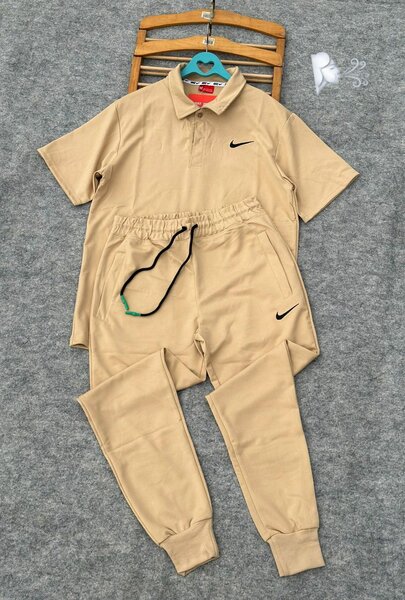 Complet NIKE authentiques