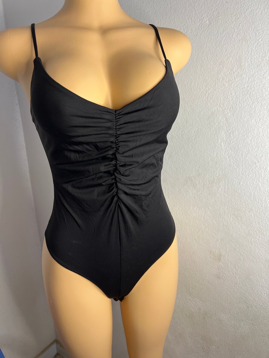 Body élégant noir en dentelle