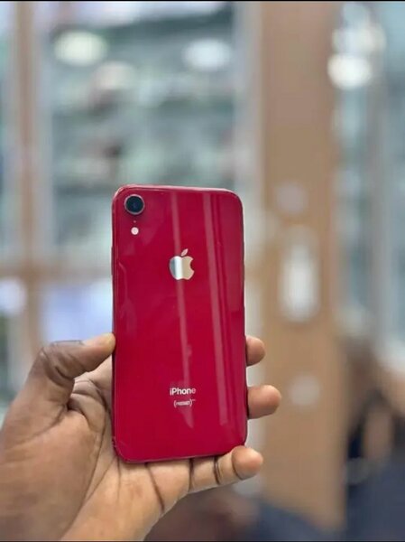 iPhone XR rouge