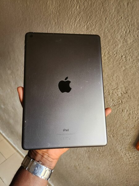 Tablette Apple iPad 9.7"