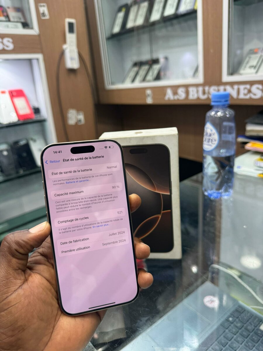 16 pro 128 giga avec carton