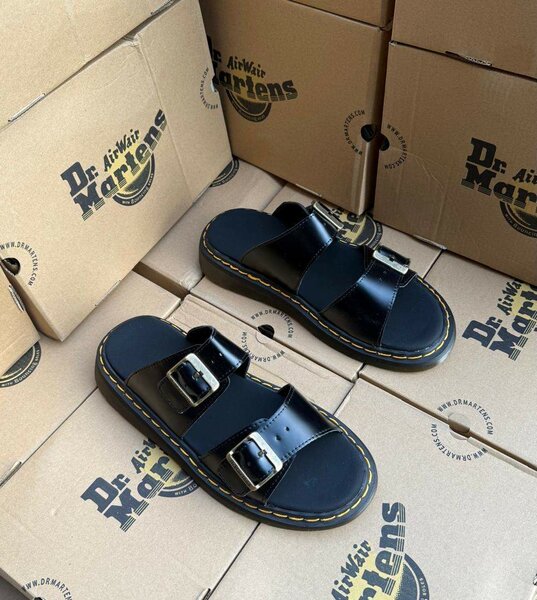 Sandales Dr. Martens cuir